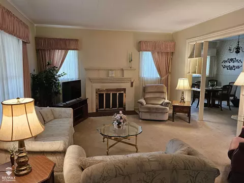 201 Clinton, Ovid, MI 48866 photo 4