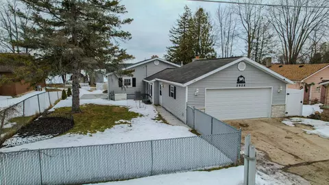 2938 W Lakeside, West Branch, MI 48661