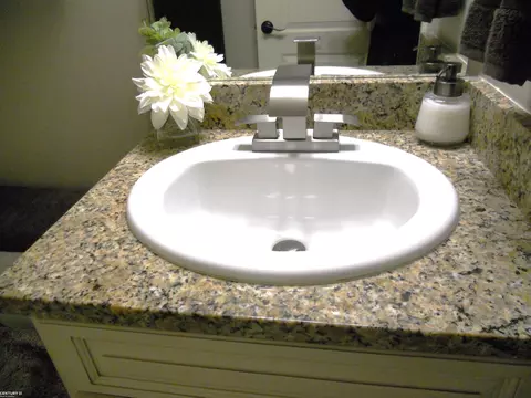 53707 Champlain, Macomb, MI 48042 photo 24