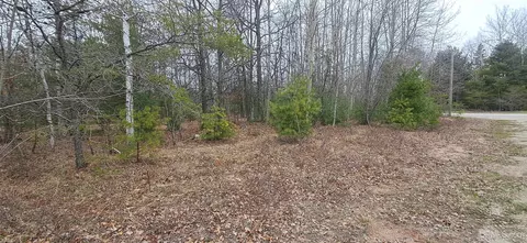 60 Wintergreen, Gladstone, MI 49837