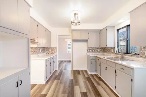 Kitchen - 348 E Atherton, Flint, MI 48507 photo 1 of 2