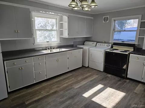 167 W Superior, Ishpeming, MI 49849 photo 8