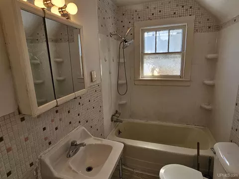 167 W Superior, Ishpeming, MI 49849 photo 20