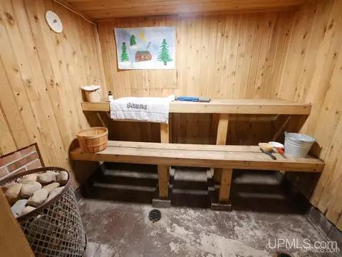 1122 Summit, Hancock, MI 49930 photo 24