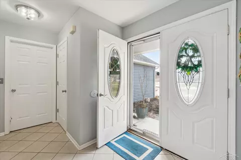 Entry Way - 8579 Devin, Davison, MI 48423 photo 1 of 2