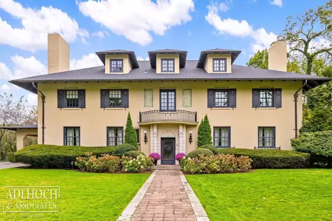 166 Cloverly, Grosse Pointe Farms, MI 48236