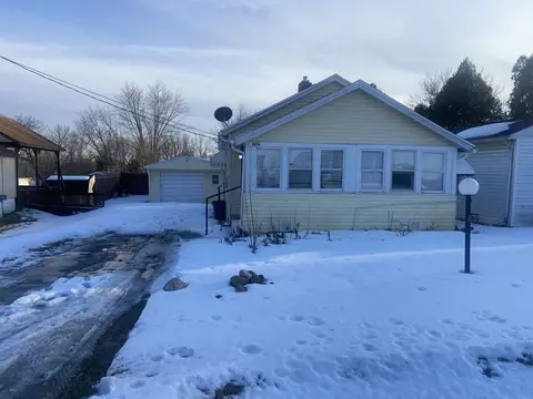 1074 E Kurtz, Flint, MI 48505 photo 2