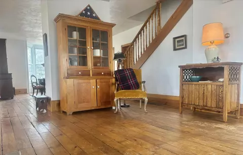 Entry Way - 127 N 5th, Edmore, MI 48829 photo 1 of 2