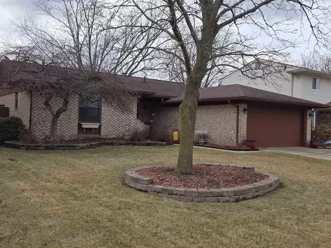 45675 Heatherwoode, Macomb, MI 48044