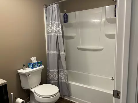 Bath - 549 Rivers, Gladwin, MI 48624 photo 6 of 6
