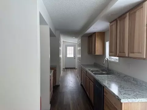 Entry Way - 3810 N Hamilton, Harrison, MI 48625 photo 1 of 2