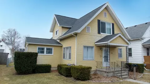 1302 S Farragut, Bay City, MI 48708