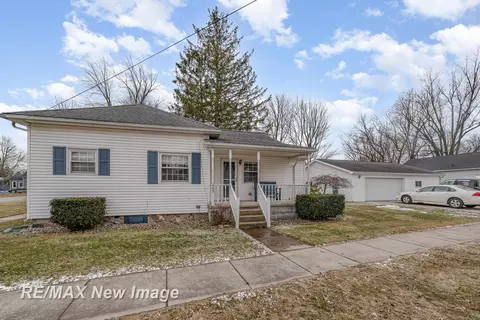 245 E Perkins, Merrill, MI 48637 photo 3