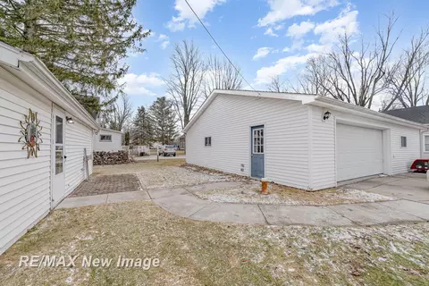 245 E Perkins, Merrill, MI 48637 photo 19