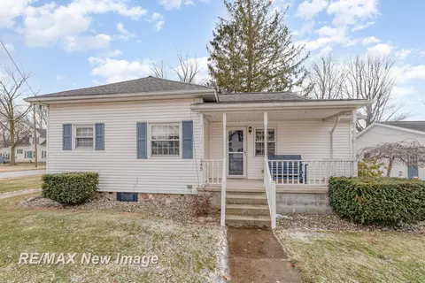245 E Perkins, Merrill, MI 48637 photo 2