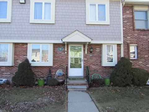 19957 S Great Oaks, Clinton Township, MI 48036