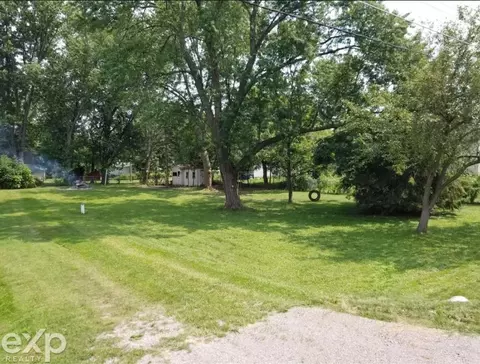 181 S Elba, Lapeer, MI 48446