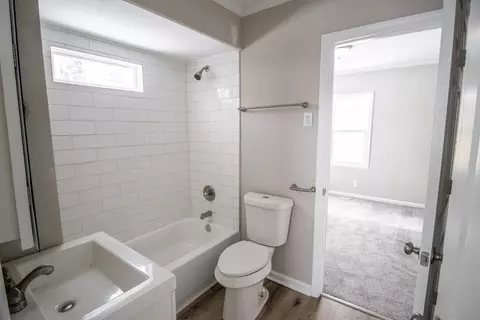 Bath - 1813 Stevenson, Flint, MI 48504 photo 1 of 3