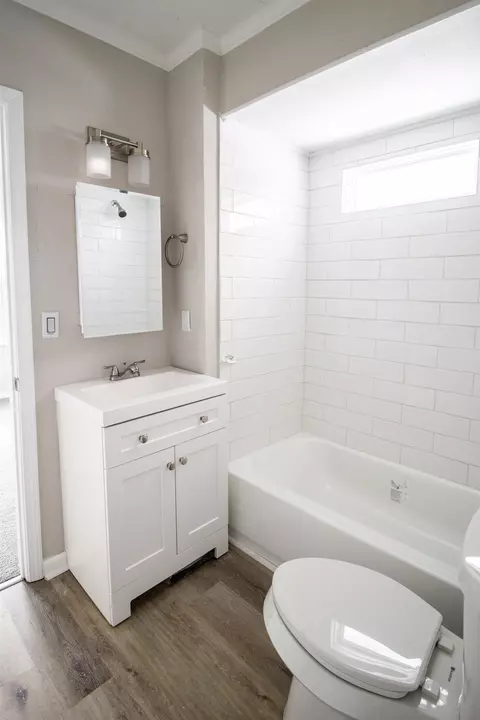 Bath - 1813 Stevenson, Flint, MI 48504 photo 3 of 3