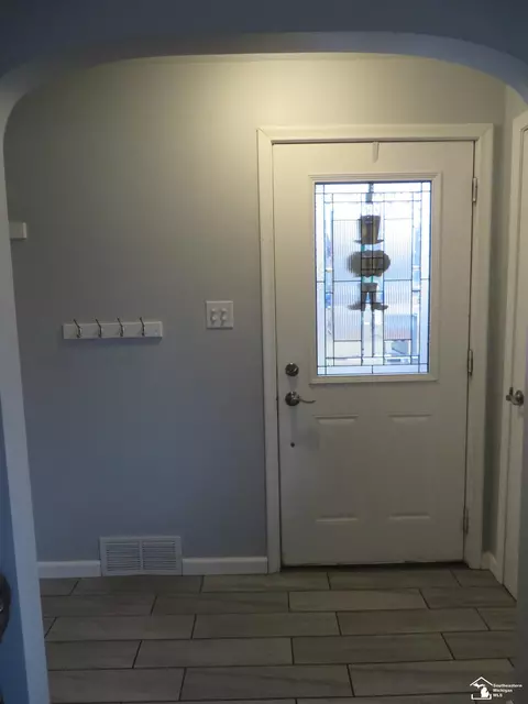 Entry Way - 3300 N Custer, Monroe, MI 48162 photo 1 of 3