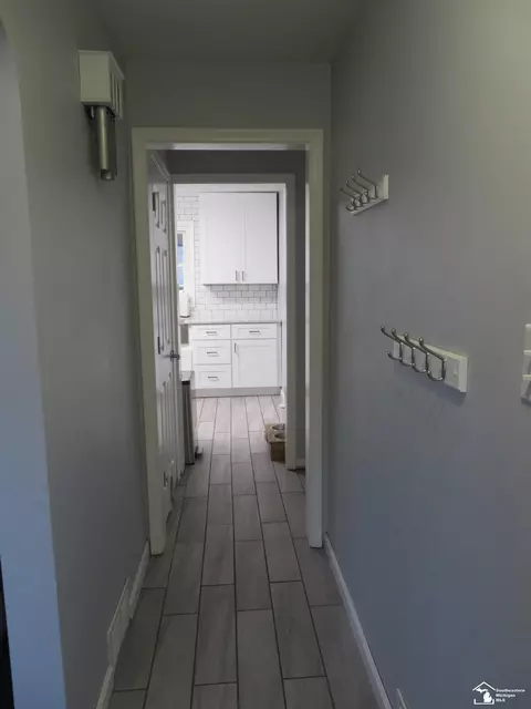 Entry Way - 3300 N Custer, Monroe, MI 48162 photo 2 of 3