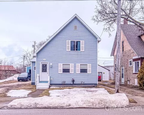 163 N Cedar, Manistique, MI 49854