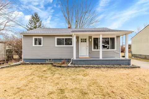 2116 Van Courtland, Troy, MI 48083