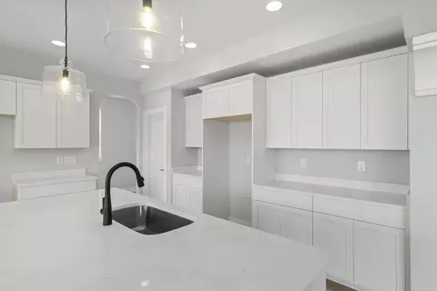 Kitchen - 16853 Glenhurst #191, Macomb, MI 48044 photo 2 of 4
