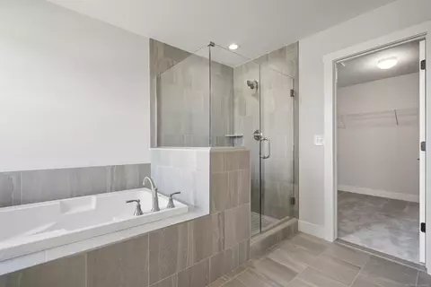 Bath - 16853 Glenhurst #191, Macomb, MI 48044 photo 3 of 5