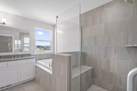 Bath - 16853 Glenhurst #191, Macomb, MI 48044 photo 5 of 5