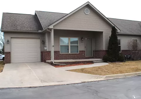 15504 Pointe Verda Ln, Monroe, MI 48161 photo 2