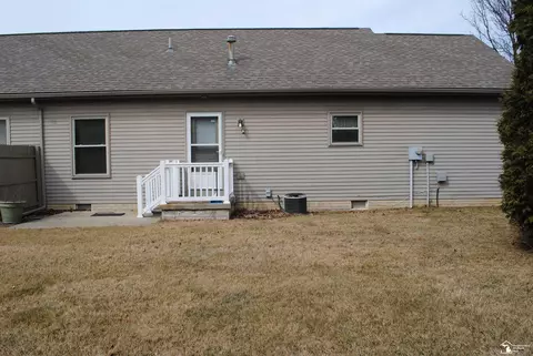 15504 Pointe Verda Ln, Monroe, MI 48161 photo 18