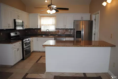 15504 Pointe Verda Ln, Monroe, MI 48161 photo 3