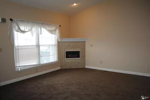 15504 Pointe Verda Ln, Monroe, MI 48161 photo 8