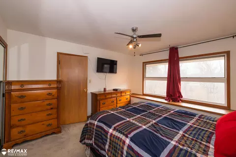 Bedroom - 6169 Flushing, Flushing, MI 48433 photo 2 of 5