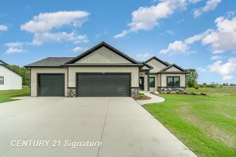 2289 Holly Rdg, Bay City, MI 48706
