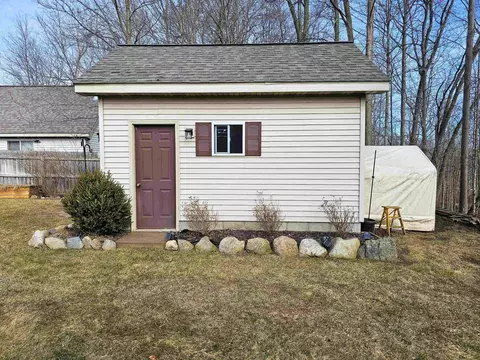 209 Brookside, Flushing, MI 48433 photo 63