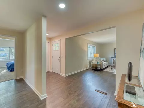 Entry Way - 3469 Clairmont, Monroe, MI 48162 photo 3 of 6