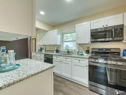 Kitchen - 3469 Clairmont, Monroe, MI 48162 photo 3 of 4