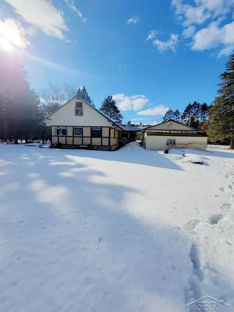 390 N Roscommon, Roscommon, MI 48653 photo 4