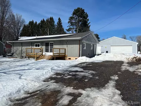 1630 W Hanson, Iron River, MI 49935