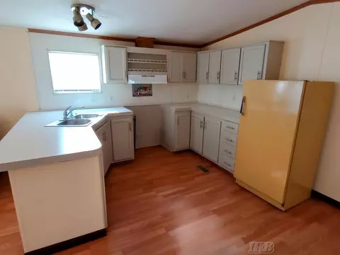 1937 Lakeshore, Gladwin, MI 48624 photo 7