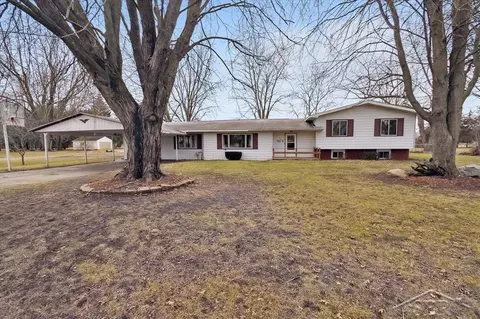 425 Eaton, Breckenridge, MI 48615
