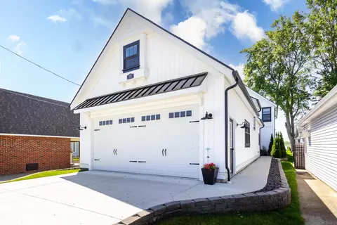 10215 St John, Algonac, MI 48001