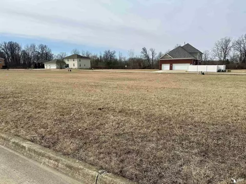 26264 Trowbridge, New Boston, MI 48164