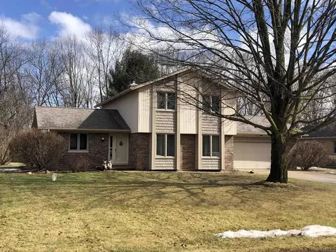 61458 Spring Cir, Washington, MI 48094