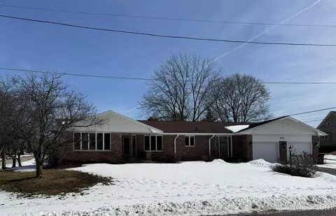 1111 Crowell, Iron Mountain, MI 49801