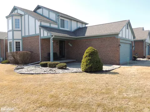 45509 Dover, Macomb, MI 48044 photo 2