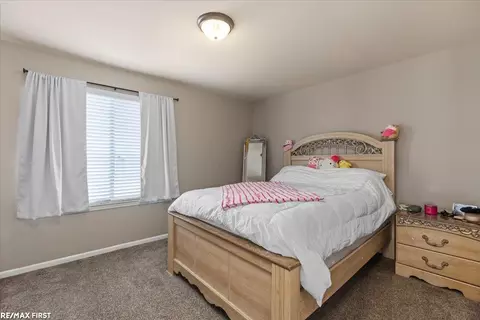 Bedroom - 16433 Moore Park, Macomb, MI 48044 photo 4 of 5