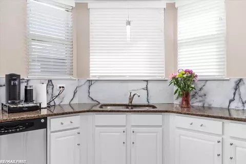 Kitchen - 16433 Moore Park, Macomb, MI 48044 photo 3 of 5